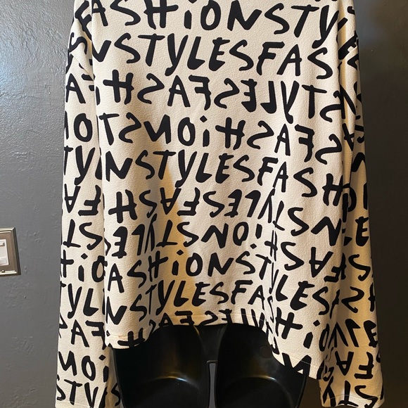 SHEIN Curve White Jacket with black Graphic Letters - Picture 10 of 14